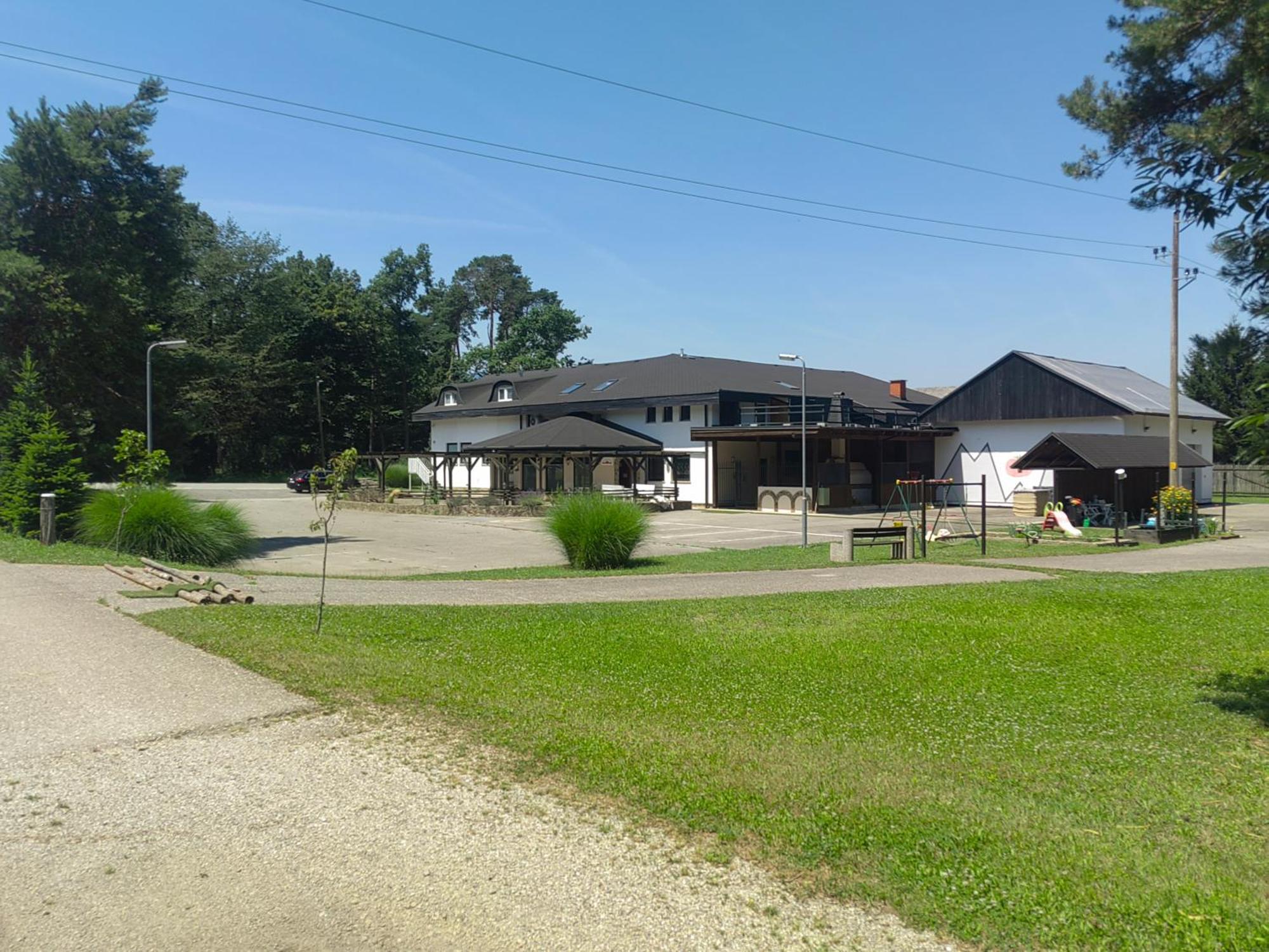 Wow Sleeping Bed & Breakfast Miklavz na Dravskem Polju Luaran gambar